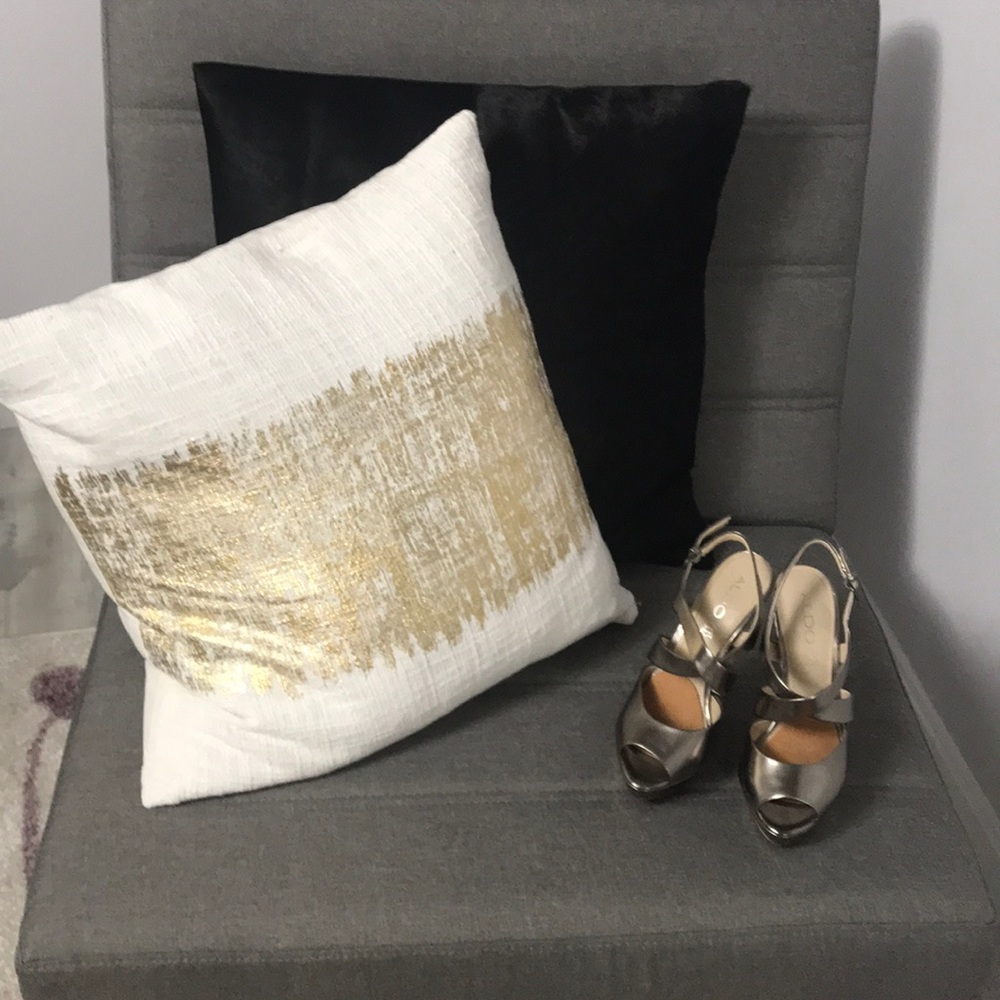 Peep toe silver/gold heels